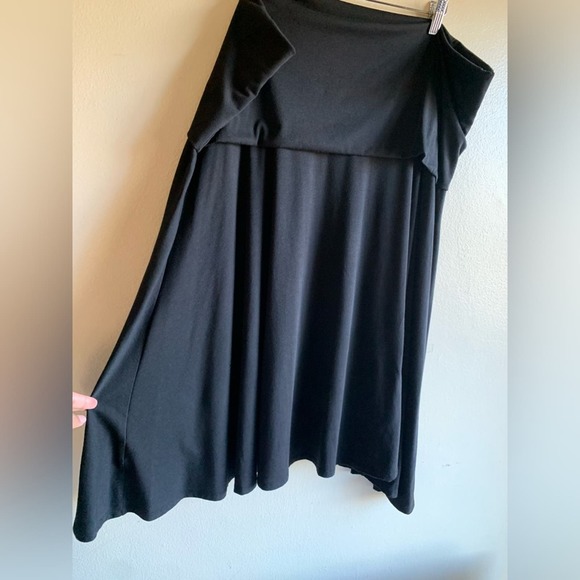 Avenue Stretch Black Knee Length Fold Over Flare Skirt Size 22/24 - Picture 4 of 9